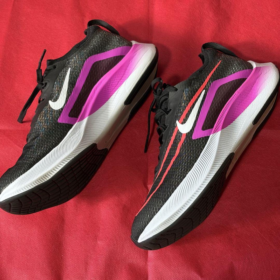 【超美品】NIKE ズームフライ4 25.5センチ