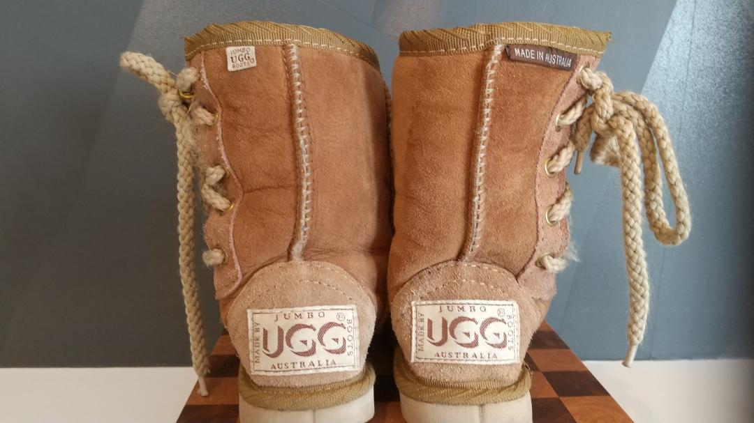 新品同様 UGG キッズ アグ新品未使用 ムートンブーツ - ブーツ