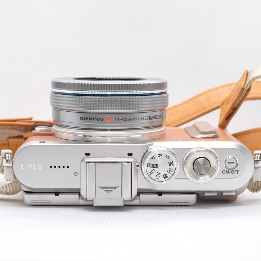 【新品級】OLYMPUS PEN E-PL8 レンズ付　本革ボディージャケット