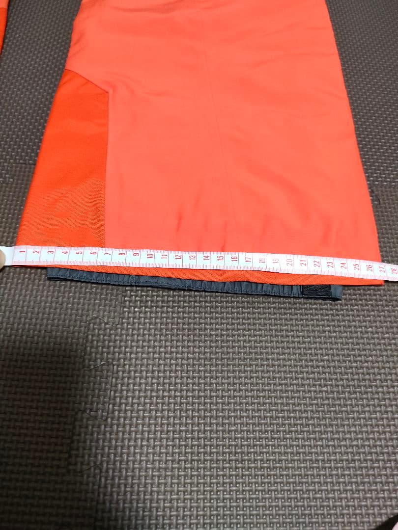 【新品】身長171cm の方へ　Patagonia パウダーボウルパンツ XS 新品】身長171cm の方へ Patagonia パウダーボウルパンツ XS パウダー