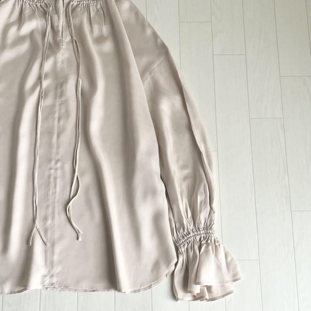【極美品】Spick and Span フリルネックリボンブラウス