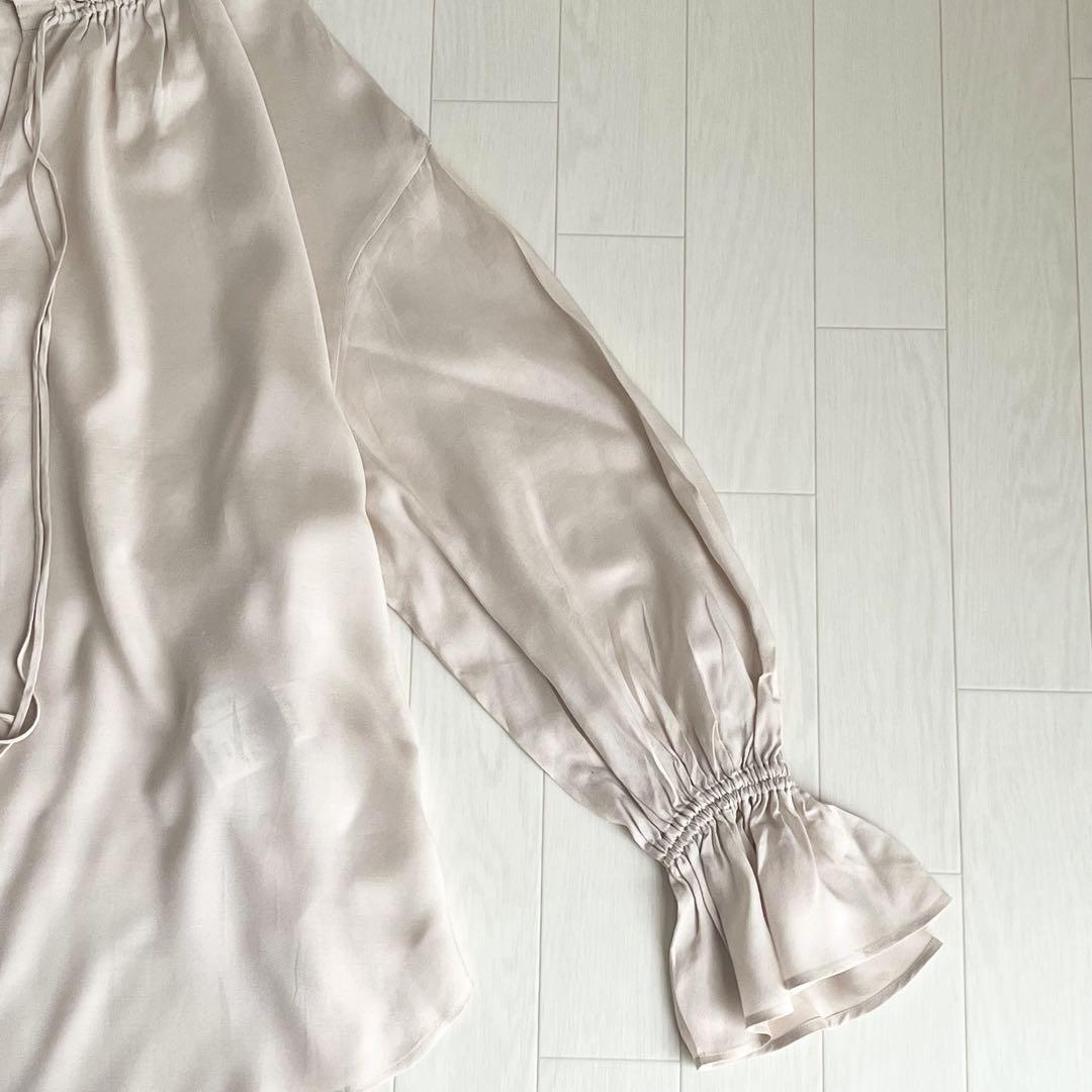【極美品】Spick and Span フリルネックリボンブラウス
