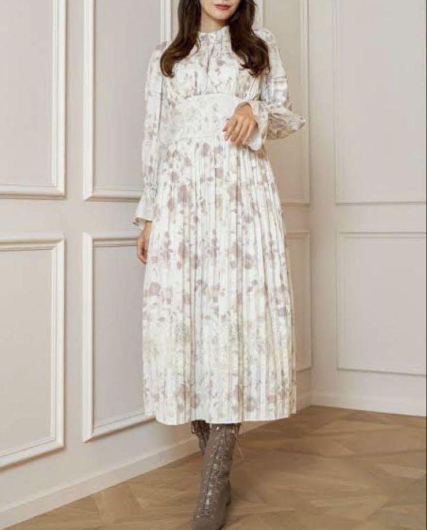 【新品】Herlipto Le Camelia Pleated Dress︎