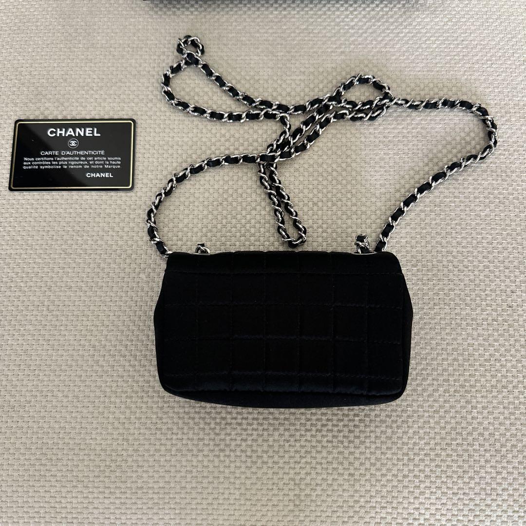 CHANEL サテン地　ポシェット　未使用品 CHANEL サテン地 ポシェット 未使用品 - メルカリ