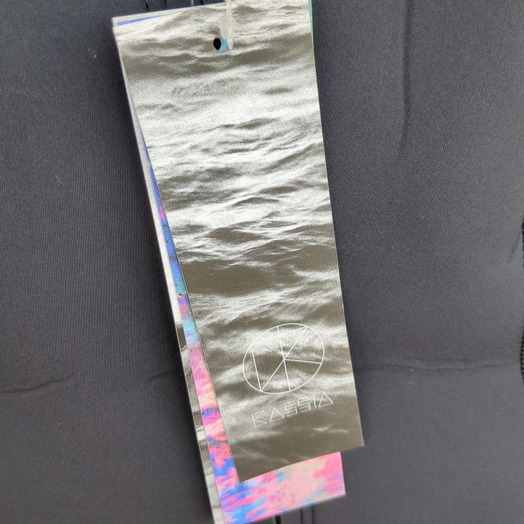 ✨新品✨KASSIA レディース　ロンスリ　タッパー　　フロントジッパー M