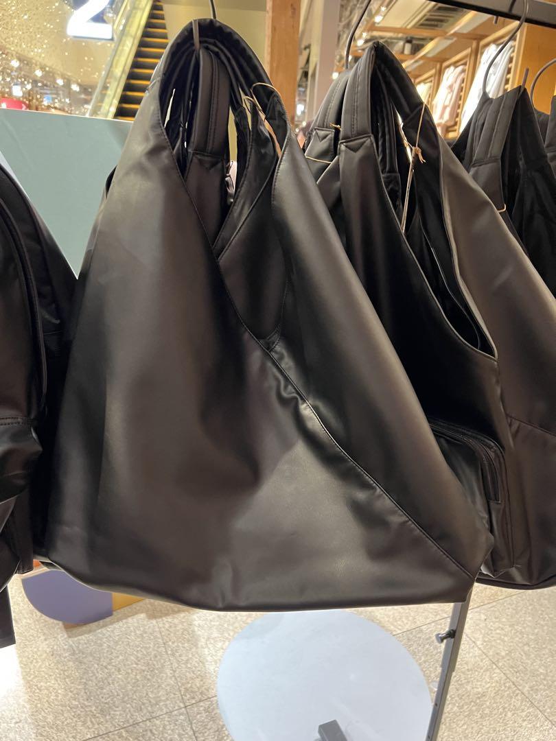 植物由来の原料を使った　ワンショルダーバッグ黒　 定価8,900円　現行商品♩