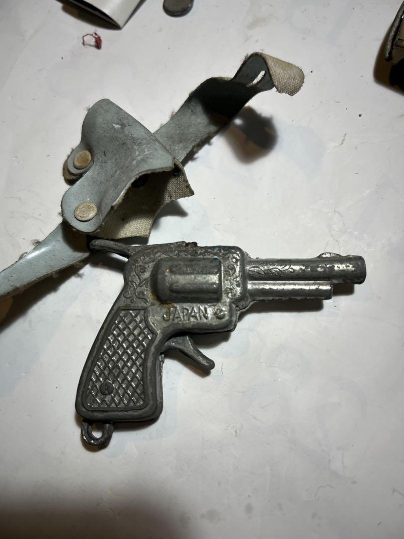 おもちゃの銃、トイガン、駄菓子屋おまけ銃、駄菓子屋景品銃、紙火薬銃、合法銃