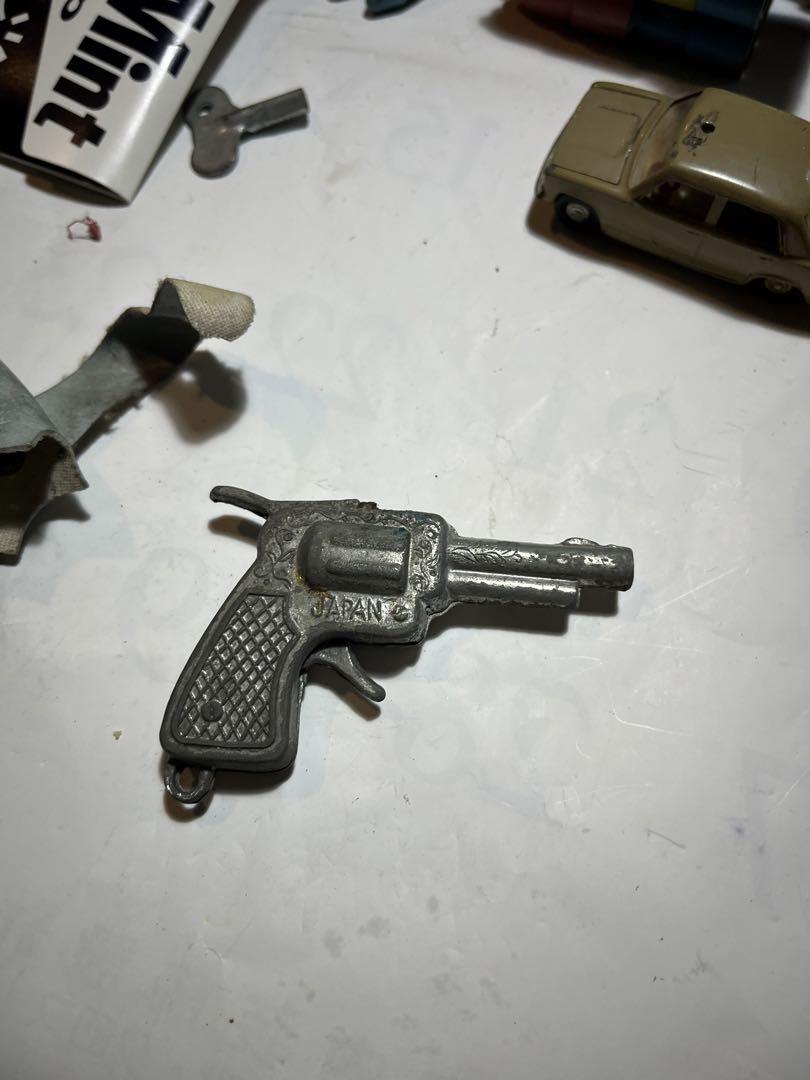 おもちゃの銃、トイガン、駄菓子屋おまけ銃、駄菓子屋景品銃、紙火薬銃、合法銃
