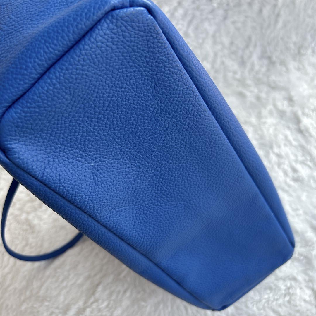 極美品 DRESSTERIOR トートバッグ A4 肩掛け可 ロゴ刻印 レザー 極美品 DRESSTERIOR トートバッグ A4 肩掛け可 ロゴ刻印 レザー