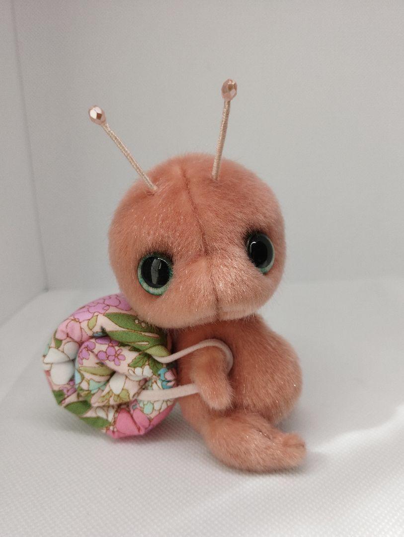 ハンドメイド* ぬいぐるみ*殻を背負ったカタツムリさん*ピンク