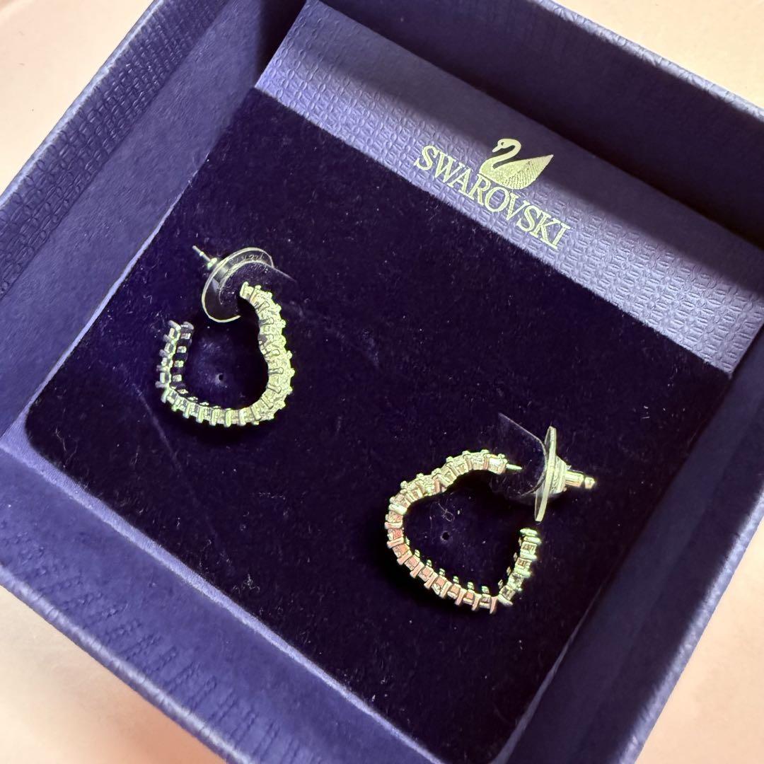 SWAROVSKI スワロフスキー Matrix フープピアスハート - メルカリ