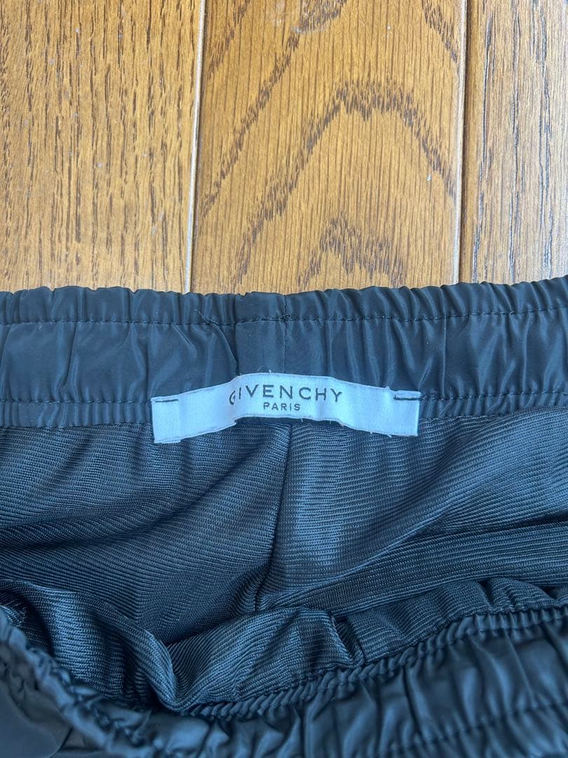 GIVENCHY ブラック水着 PARIS