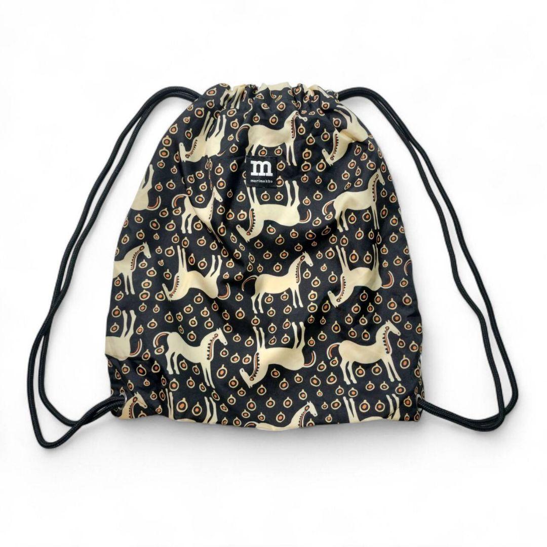 美品 marimekko マリメッコ スマートサック ムスタタンマ