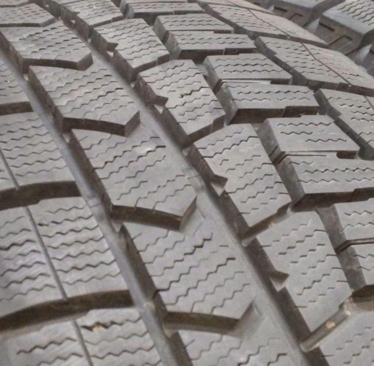 札幌発 215/65R16 DUNLOP 冬タイヤ 2022年製 8分山 着払い