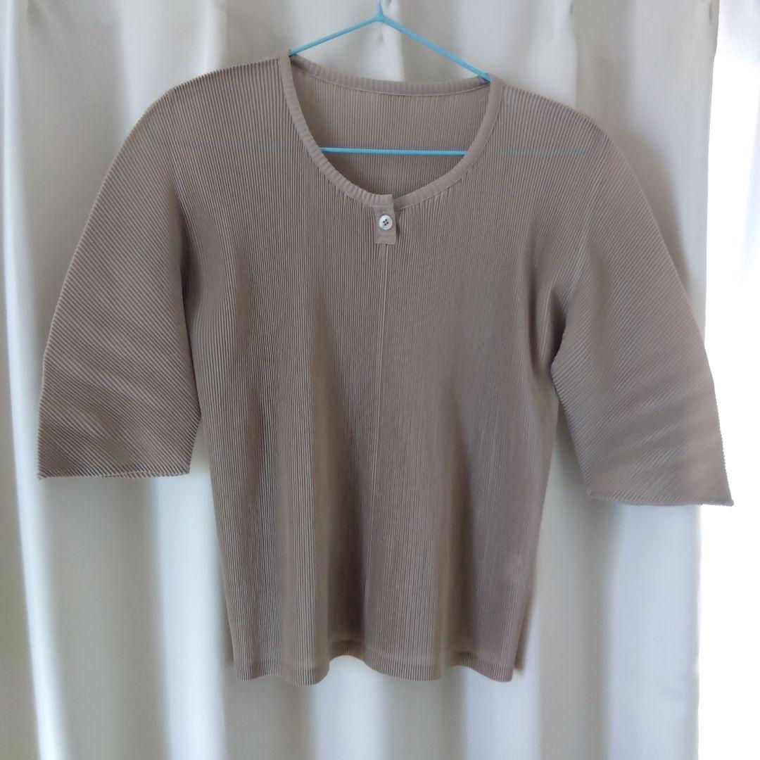 ISSEY MIYAKE PLIATS PLIASE トップス　半袖