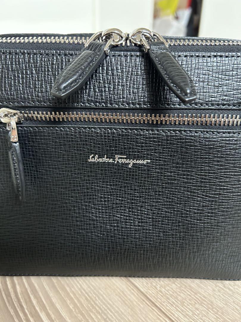 Ferragamo レザー メッセンジャーバッグ