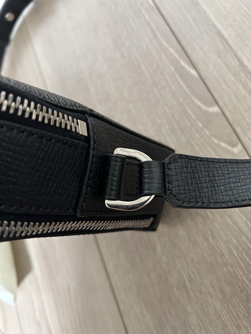 Ferragamo レザー メッセンジャーバッグ