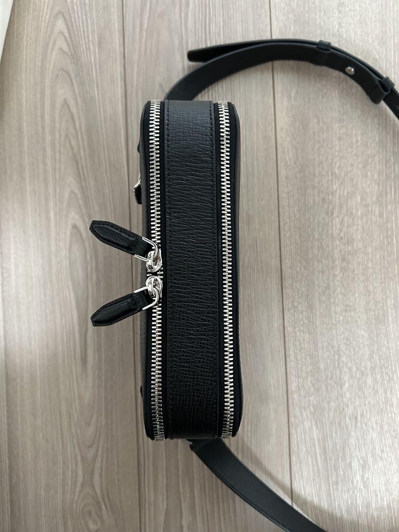 Ferragamo レザー メッセンジャーバッグ