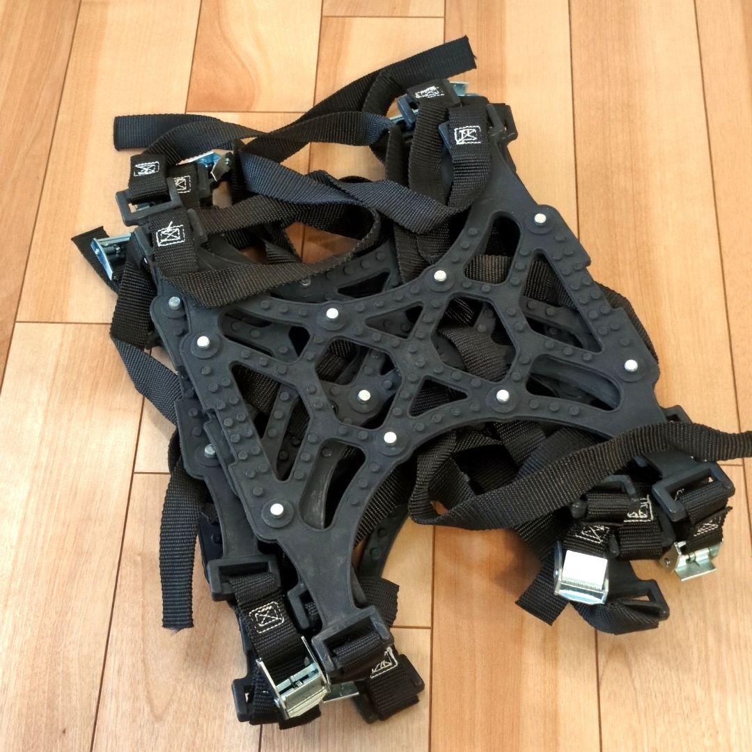 滑り止め 車のタイヤチェーン