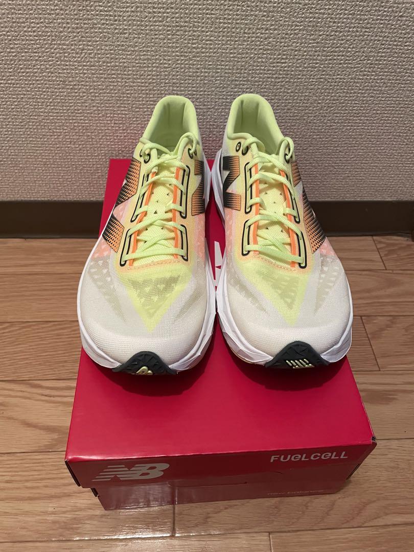 ニューバランス　フューエルセルパルスv1 27cm