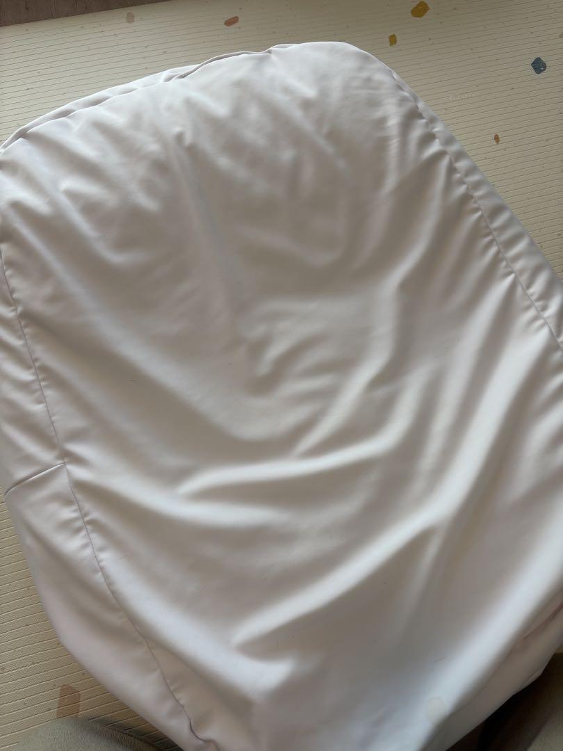 美品　おやすみたまご　ベージュ