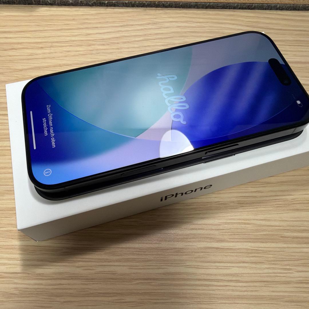 iPhone 16 Pro ブラックチタニウム 256 GB SIMフリー