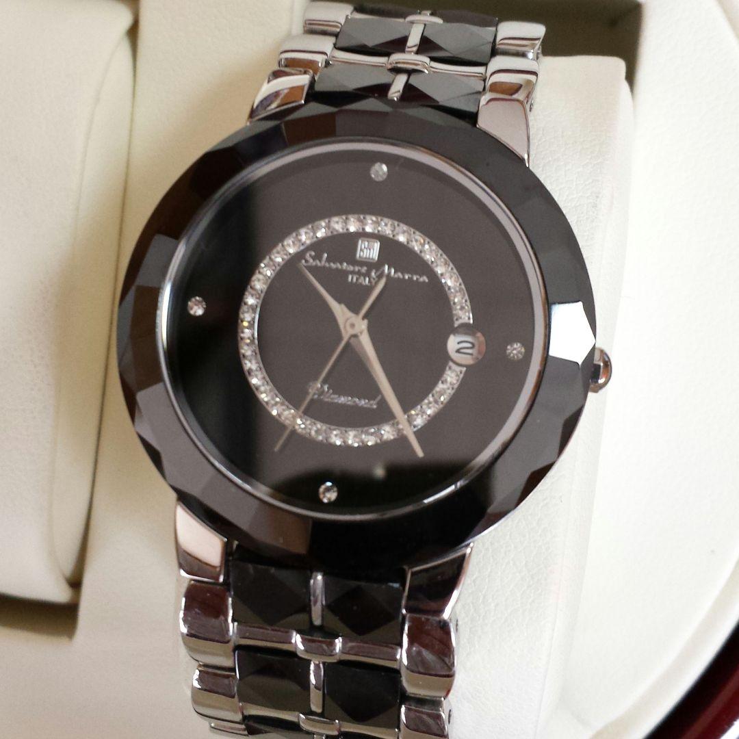 ブラック腕時計