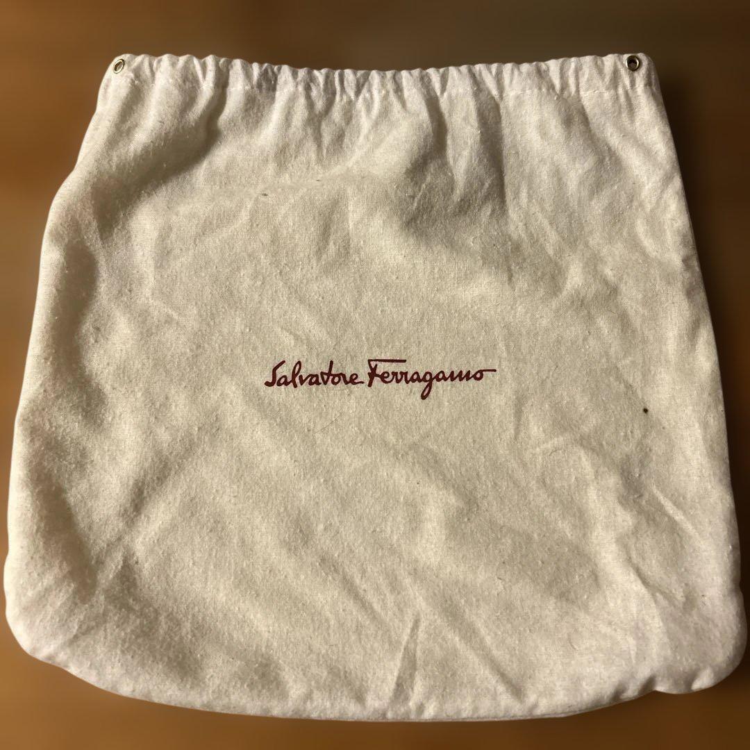 Salvatore Ferragamo 黒 ショルダーバッグ
