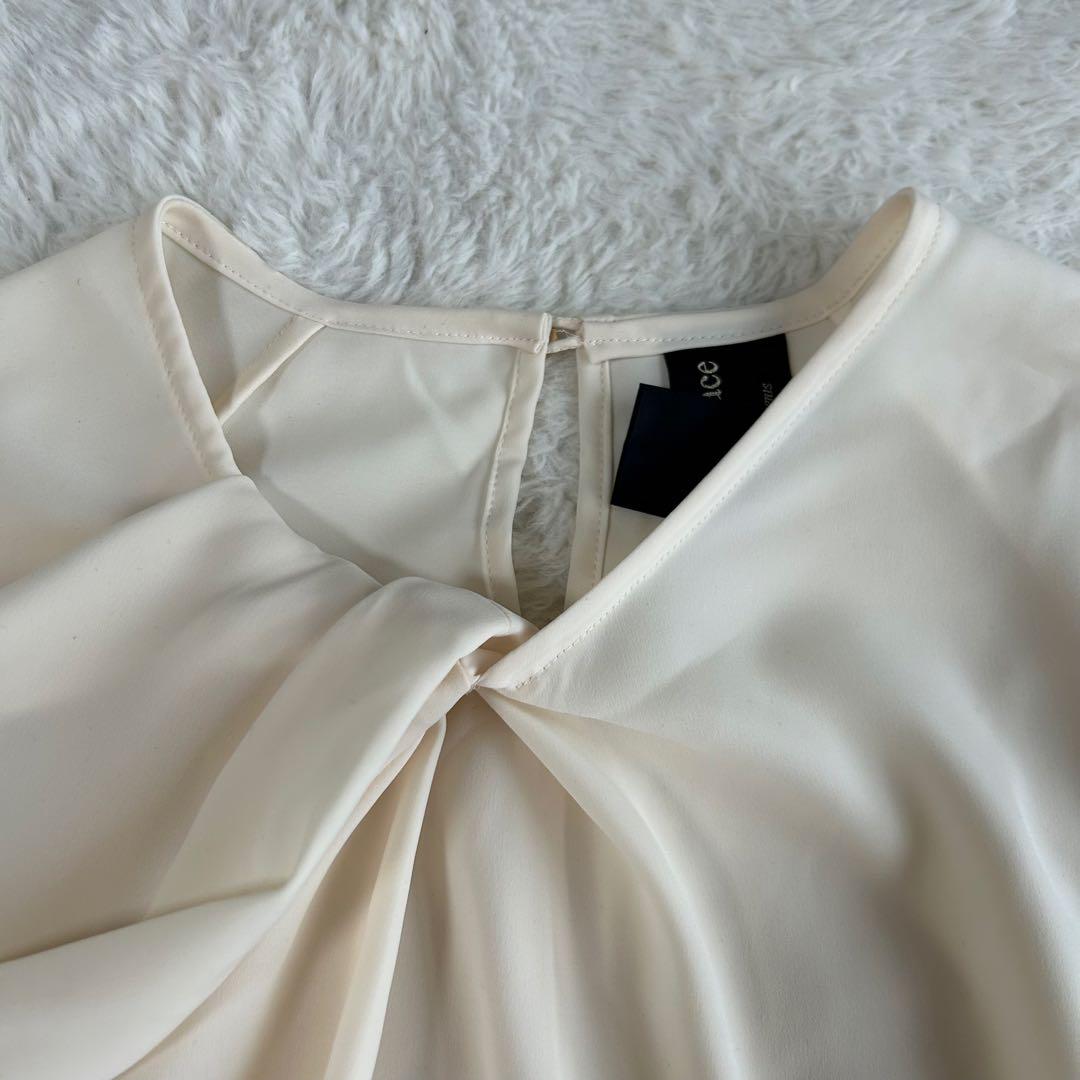 サポートサーフェス 美品 ツイスト アシンメトリーブラウス とろみ 金ボタン サポートサーフェス 美品 ツイスト アシンメトリーブラウス
