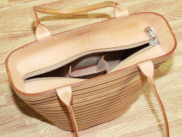 BREE レザー 肩掛け ショルダーバッグ K6x0y-m36747058470 ブリー 珍しい ヌメ革 低価国産