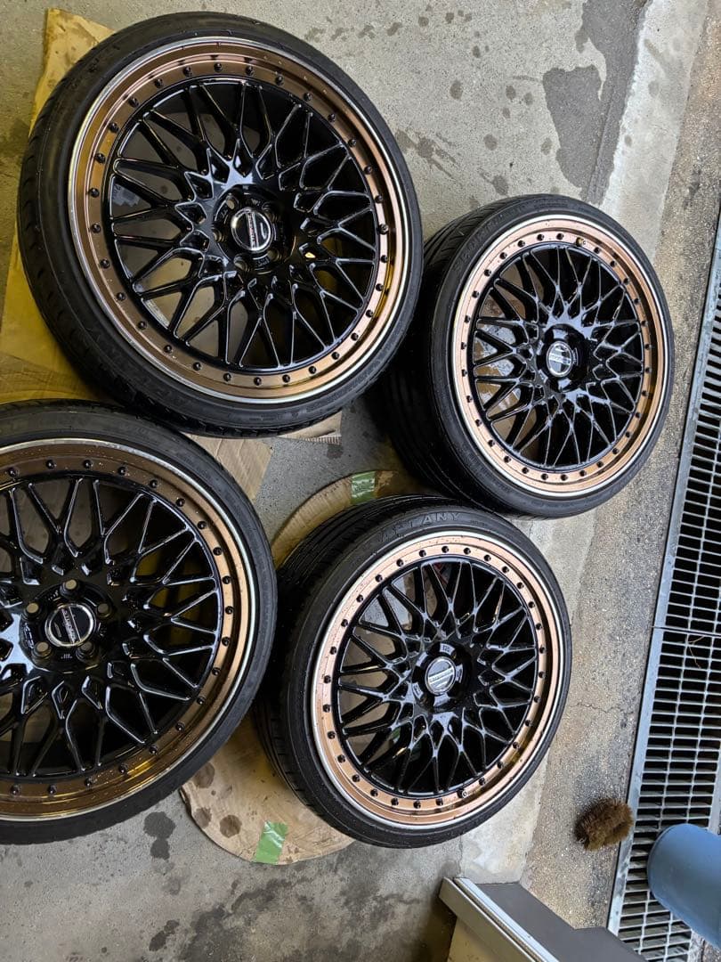 カローラツーリングＡＭＥシュタイナーのメッシュ限定カラーブロンズの１９インチ