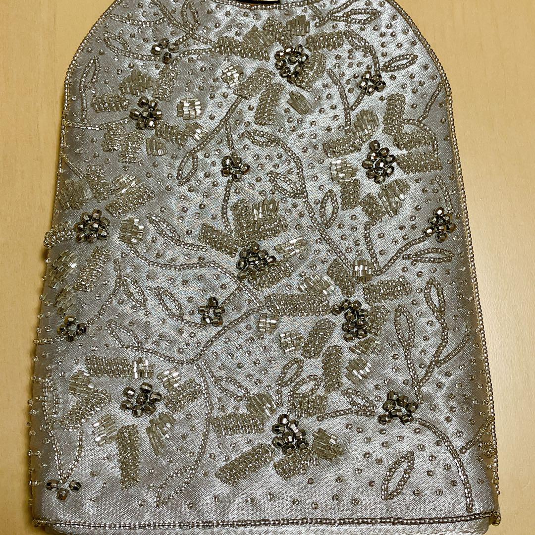 新品★ニアナ　グレー　シルバー　ビジュー刺繍　バッグ　D602102300F