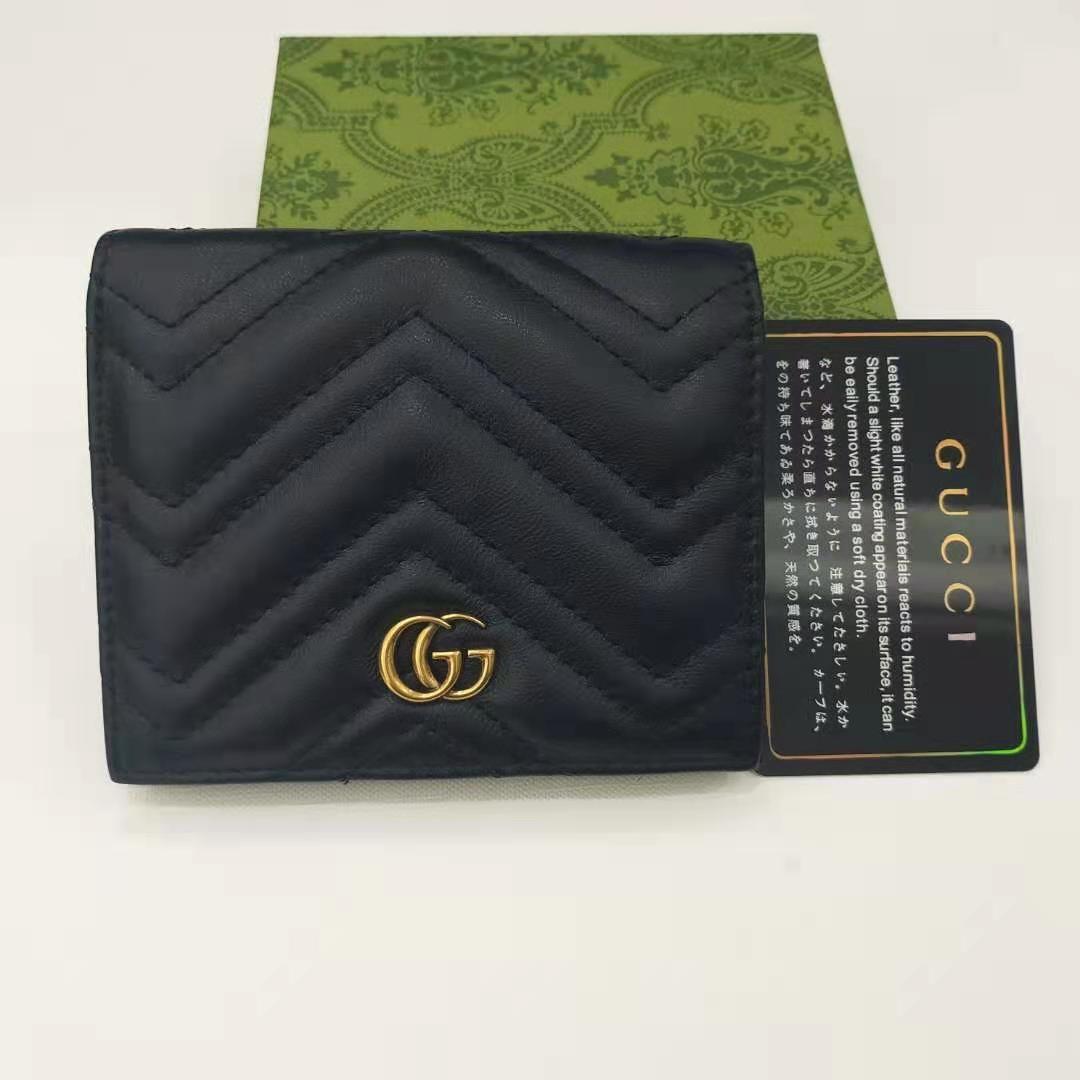 【美品】GUCCI ブラック 二つ折り財布