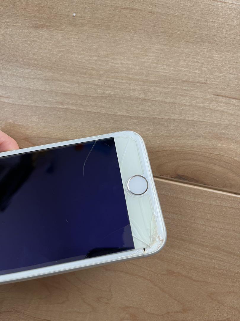 iPhone 8 ホワイト 画面・背面ひび割れ ジャンク品 - メルカリ