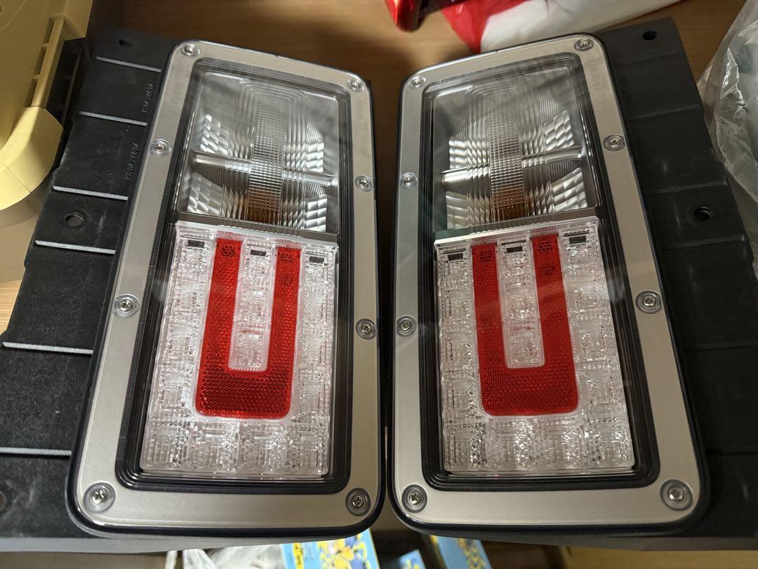 日野 純正 LEDテールランプ