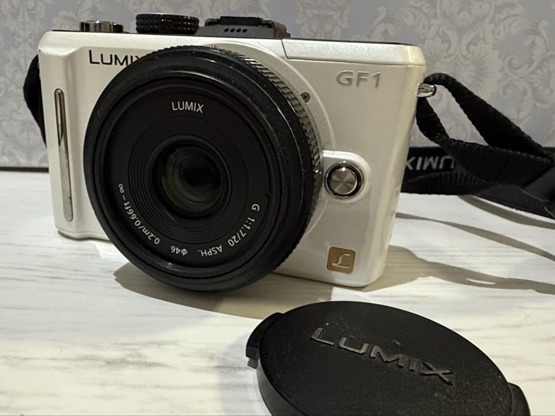 Panasonic LUMIX DMC- GF1 レンズ２本　画面に傷あり