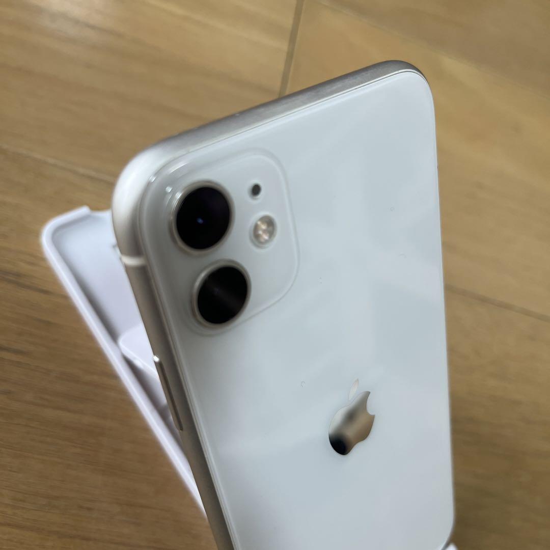 新品ガラスフィルム付！美品iPhone11 64GB ホワイト