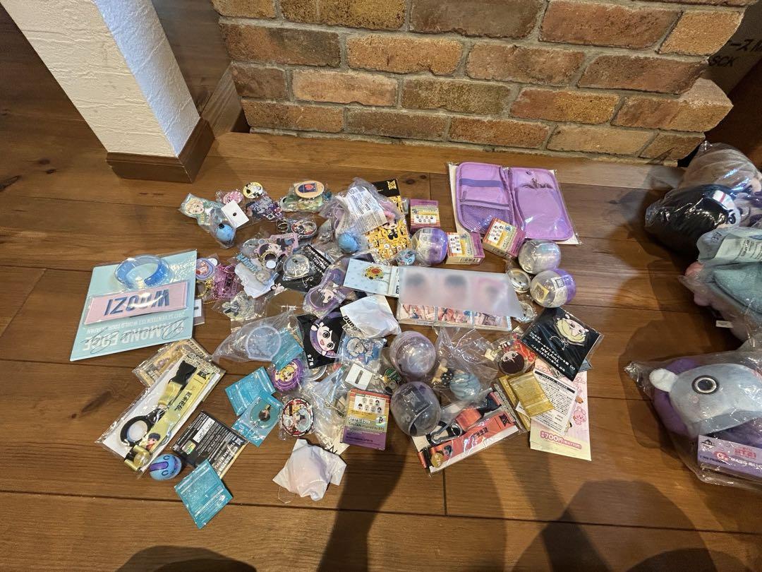 卒業　BTS　CD&グッズ　大量まとめ売り 卒業 BTS CD&グッズ 大量まとめ売り - メルカリ