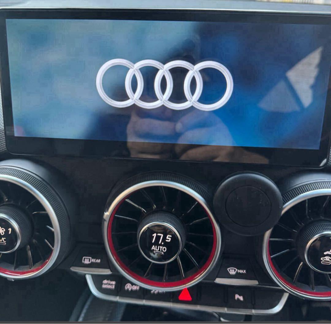 人気定番の 数量限定 非売品（艶消し黒 TT（8S）専用モニターステー AUDI パーツ
