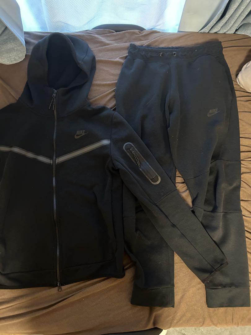 NIKEテックフリース黒（セットアップ）