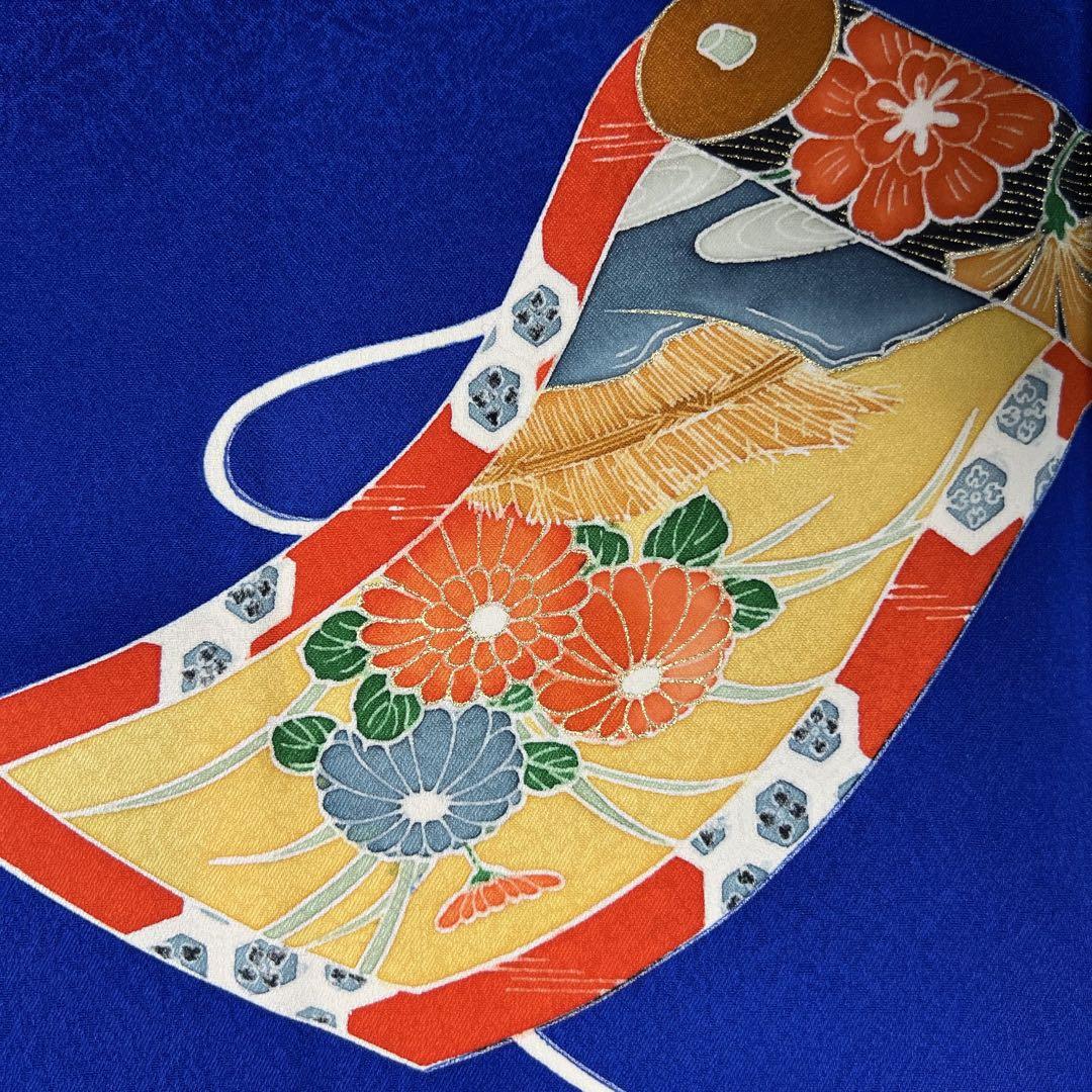 付け下げ 正絹 巻物と草花模様 深青地 身丈148cm K-1053（付下げ