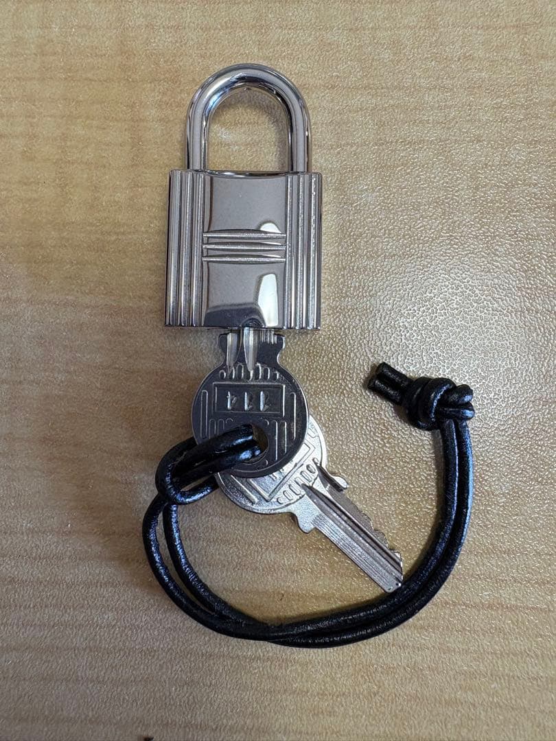 シルバー 南京錠 2つのキー付き HERMES エルメス