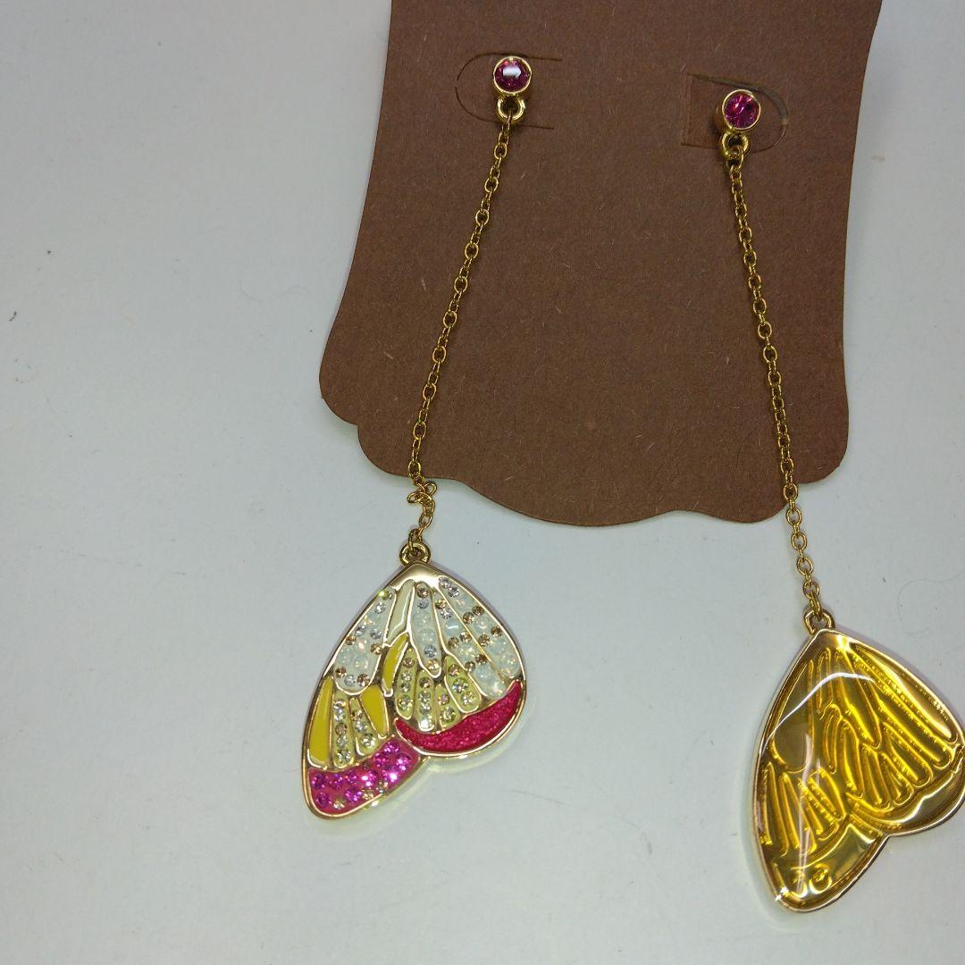 SWAROVSKI　バタフライピアス