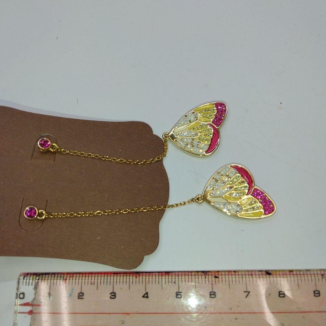 SWAROVSKI　バタフライピアス