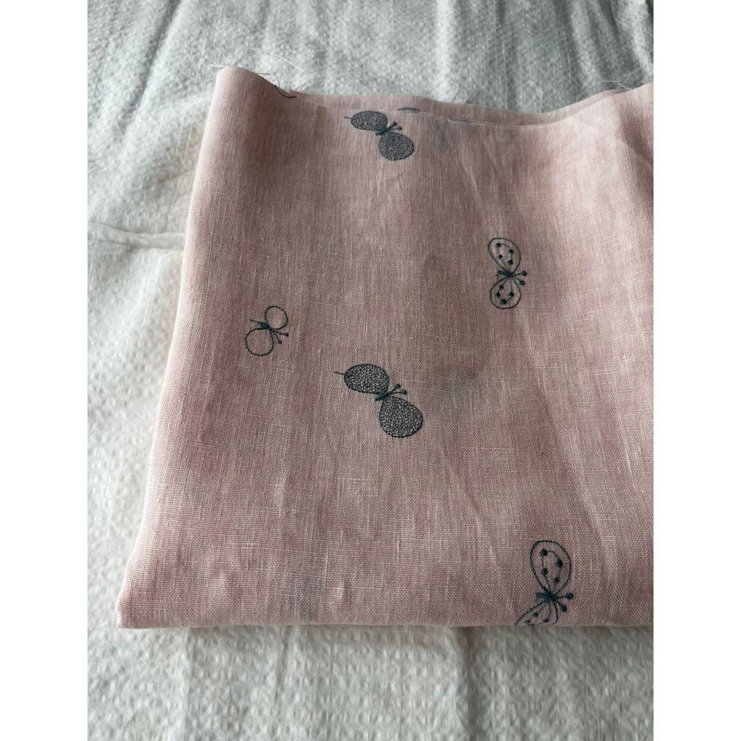 ミナペルホネン生地　ファブリック　choucho薄ピンク系　生地巾×約120cm