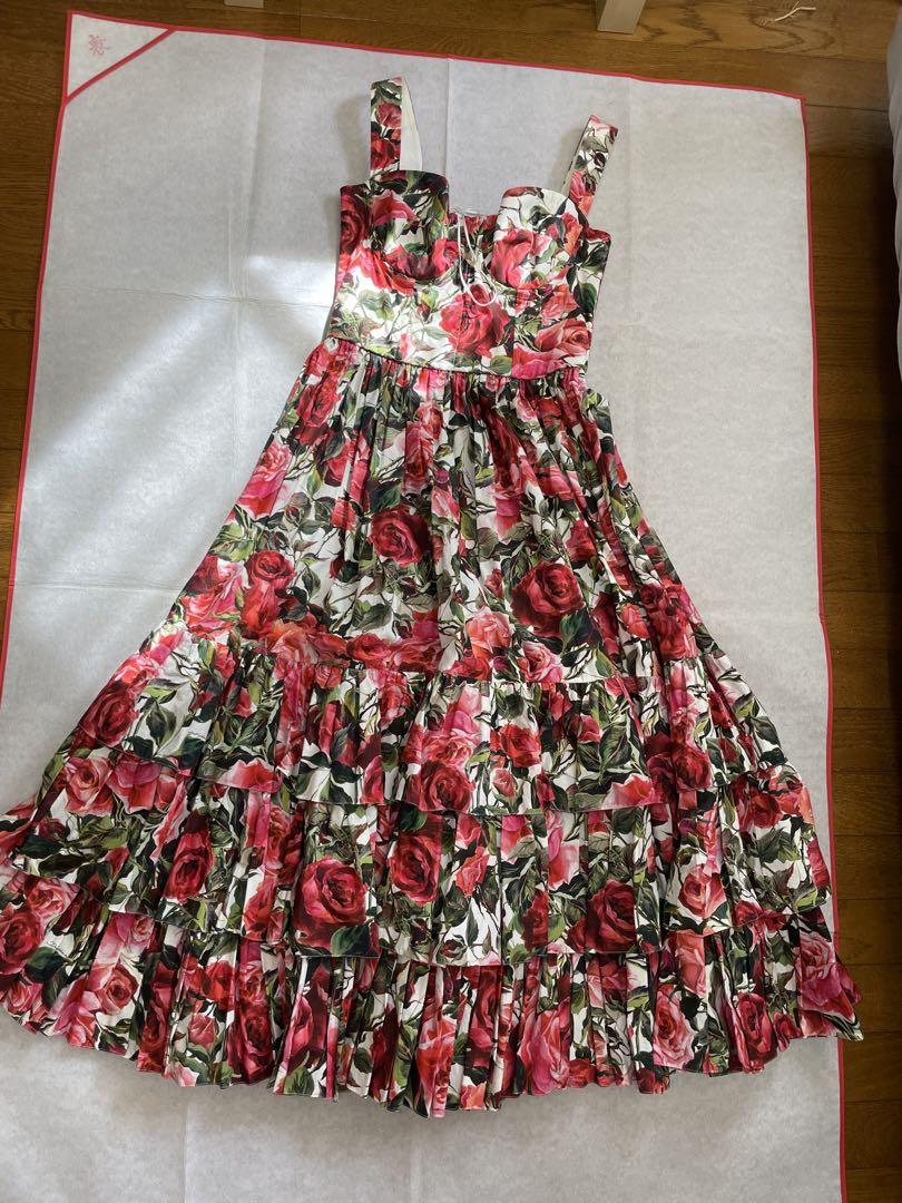 べさん専用　DOLCE＆GABBANA　 バラ総柄　ワンピース　  7、8歳用 DOLCE&GABBANA バラ柄ワンピース - メルカリ