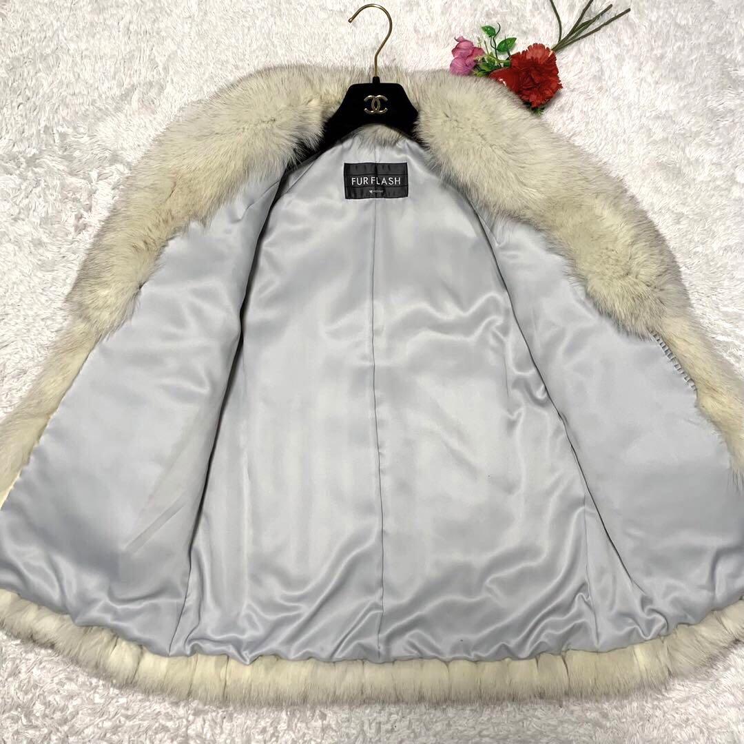 【極美品✨】MOONBAT ブルーフォックス 毛皮 ハーフコート 白 9 極美品✨】MOONBAT ブルーフォックス 毛皮 ハーフコート 白 9