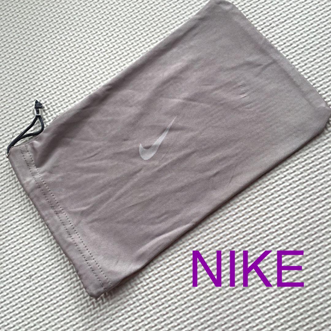 メルカリ Nike ナイキ スノボゴーグル巾着 スキーゴーグル袋 アクセサリー入れ バック ナイキ 555 中古や未使用のフリマ メルカリ Nike ナイキ スノボゴーグル巾着 スキーゴーグル袋 アクセサリー入れ バック ナイキ 555 中古や未使用のフリマ