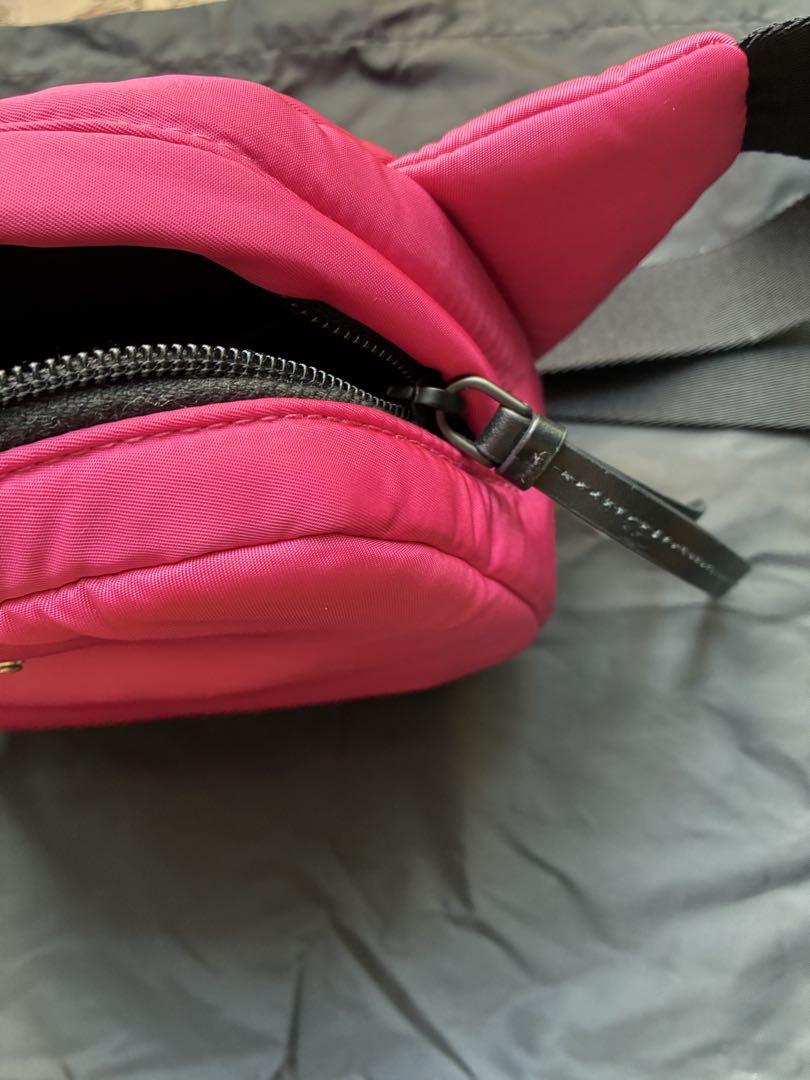 PRADA ピンク ナイロンボディバッグ