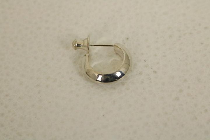 24SS【新品】☆CALEE　キャリー：シルバー925　ロゴ　ロールピアス
